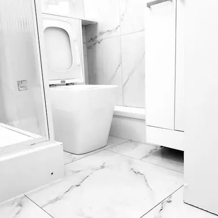 Ensuite With Kitchen Modern Large Double-Bed Room In Zone 2 London Exterior photo